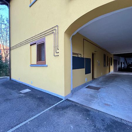 Appartamento Con Balcone Affascinante A Cadorago Фіно-Морнаско Екстер'єр фото