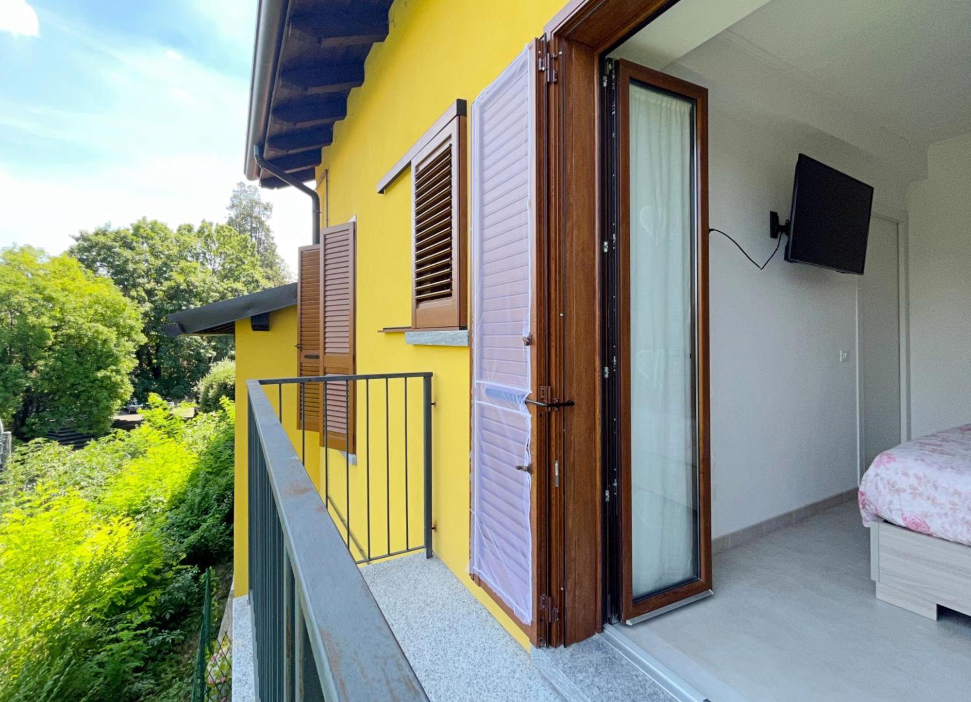 Appartamento Con Balcone Affascinante A Cadorago Фіно-Морнаско Екстер'єр фото
