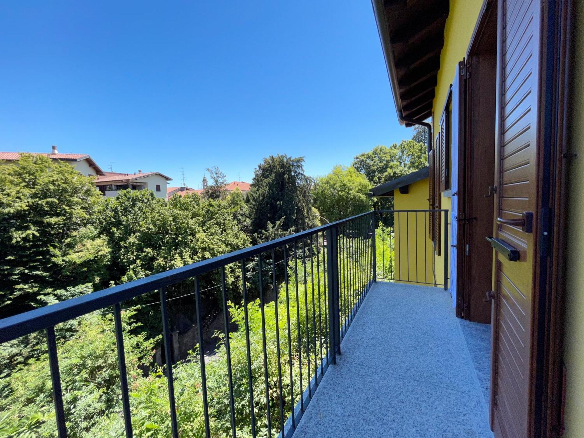 Appartamento Con Balcone Affascinante A Cadorago Фіно-Морнаско Екстер'єр фото